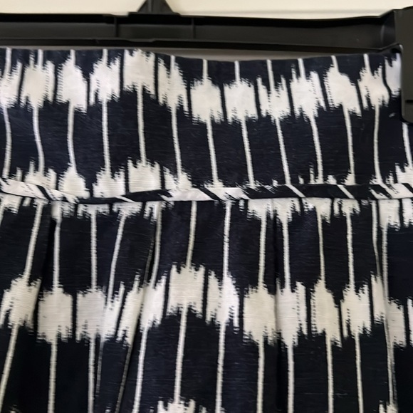 Loft skirt in navy and cream size 2 - Picture 3 of 3